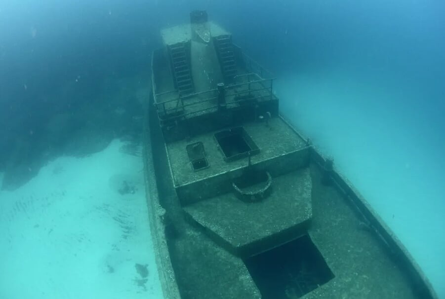 Tug 2 photo 4
