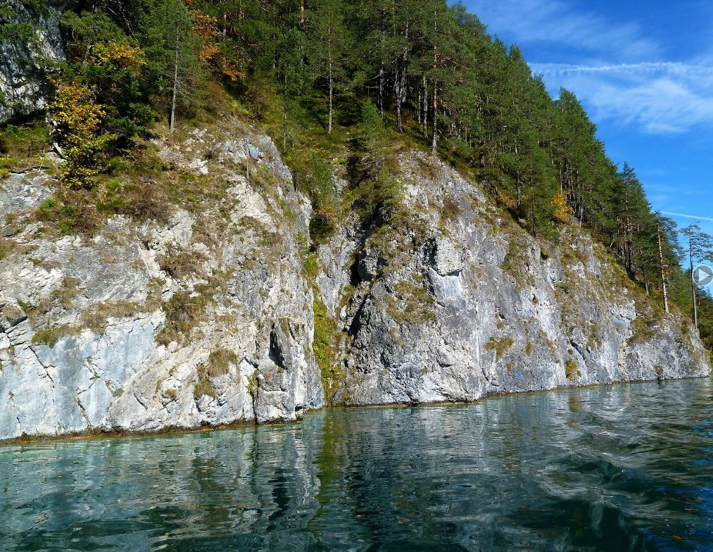 Große Steinwand photo 6