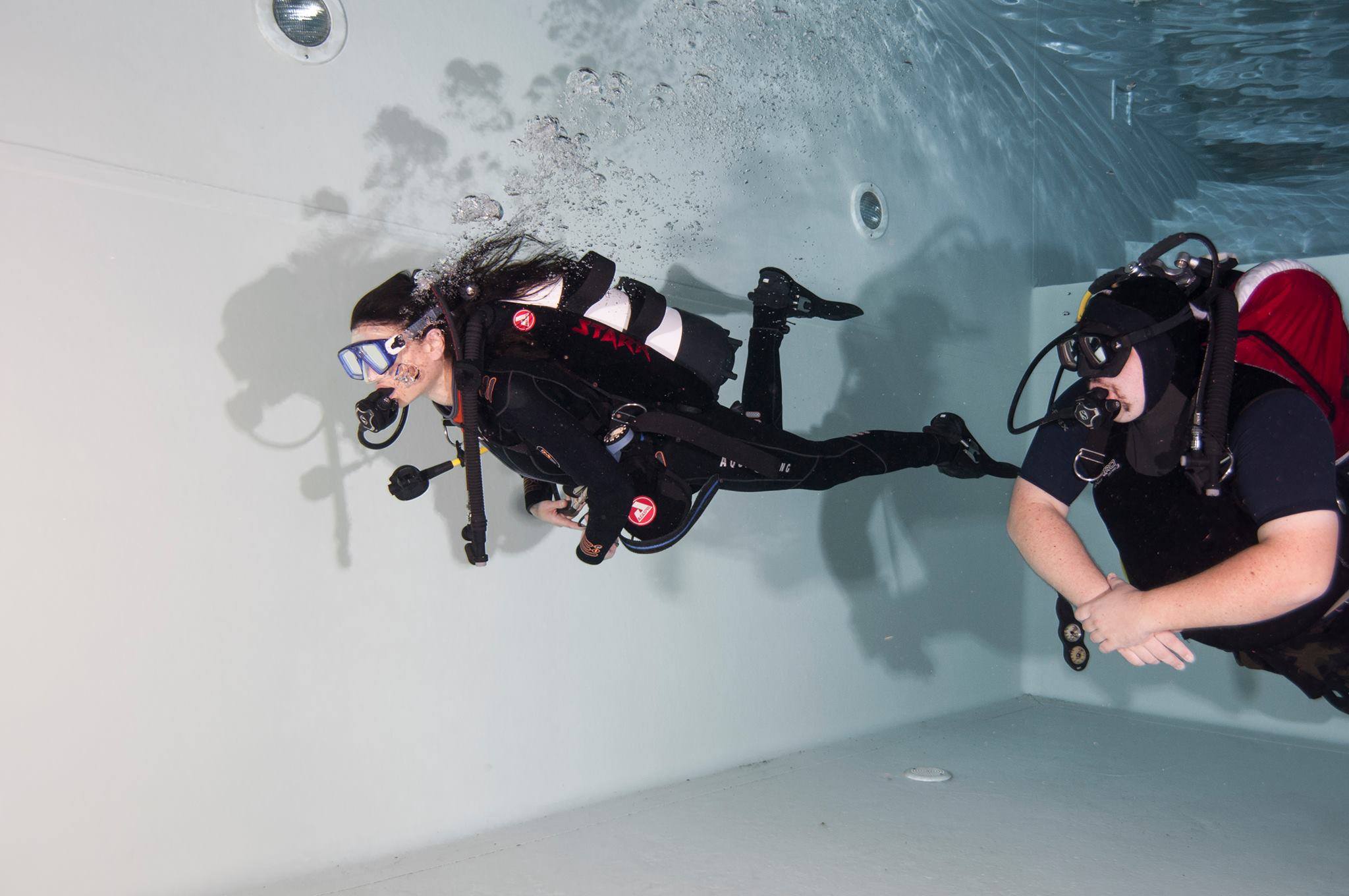 i DIVE POOL