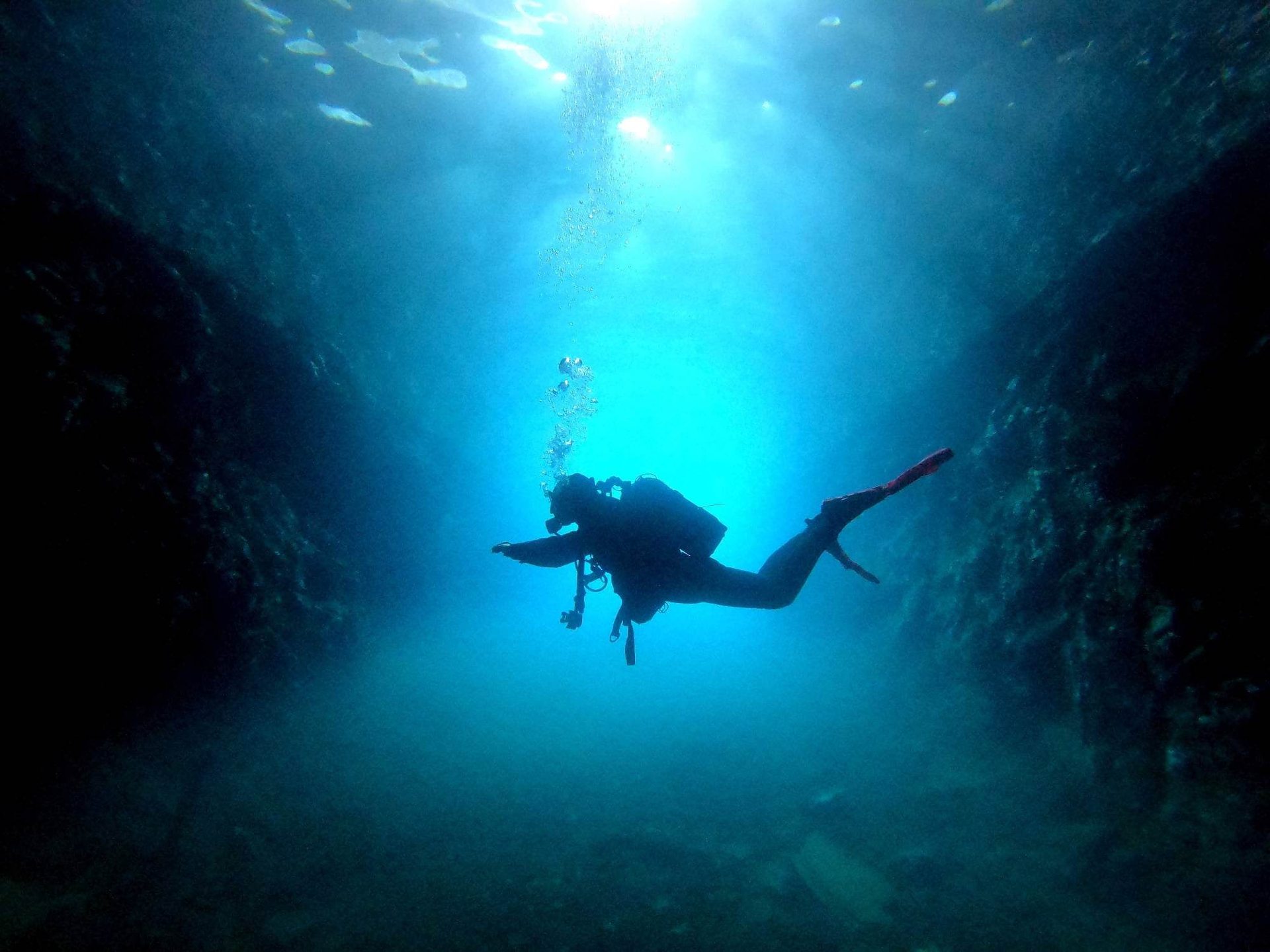 Submarine tunel photo 2