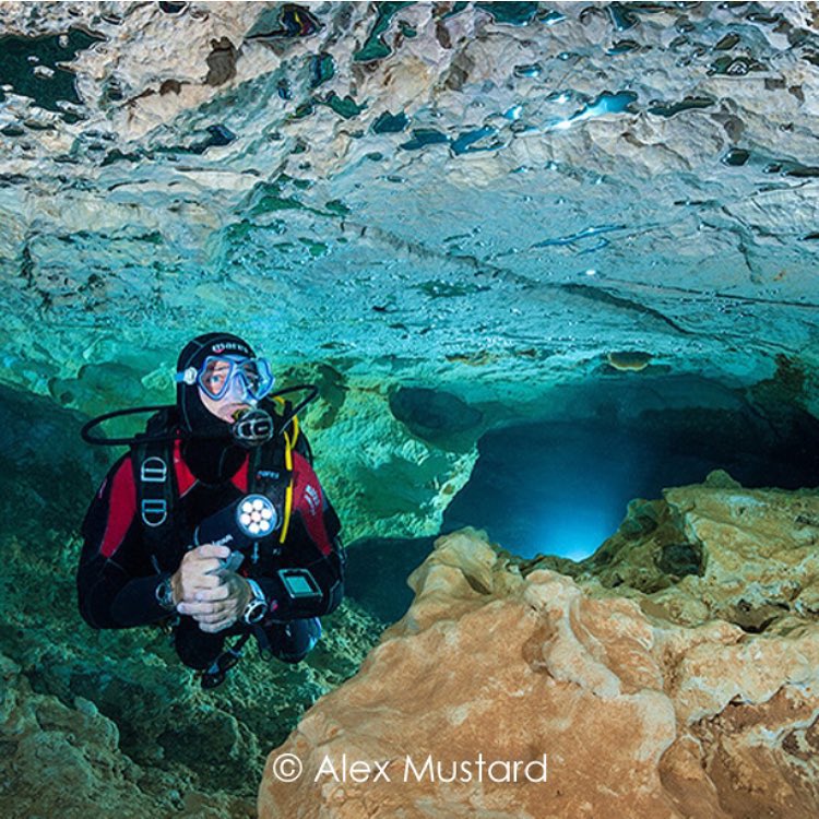 Fantasmi Cave