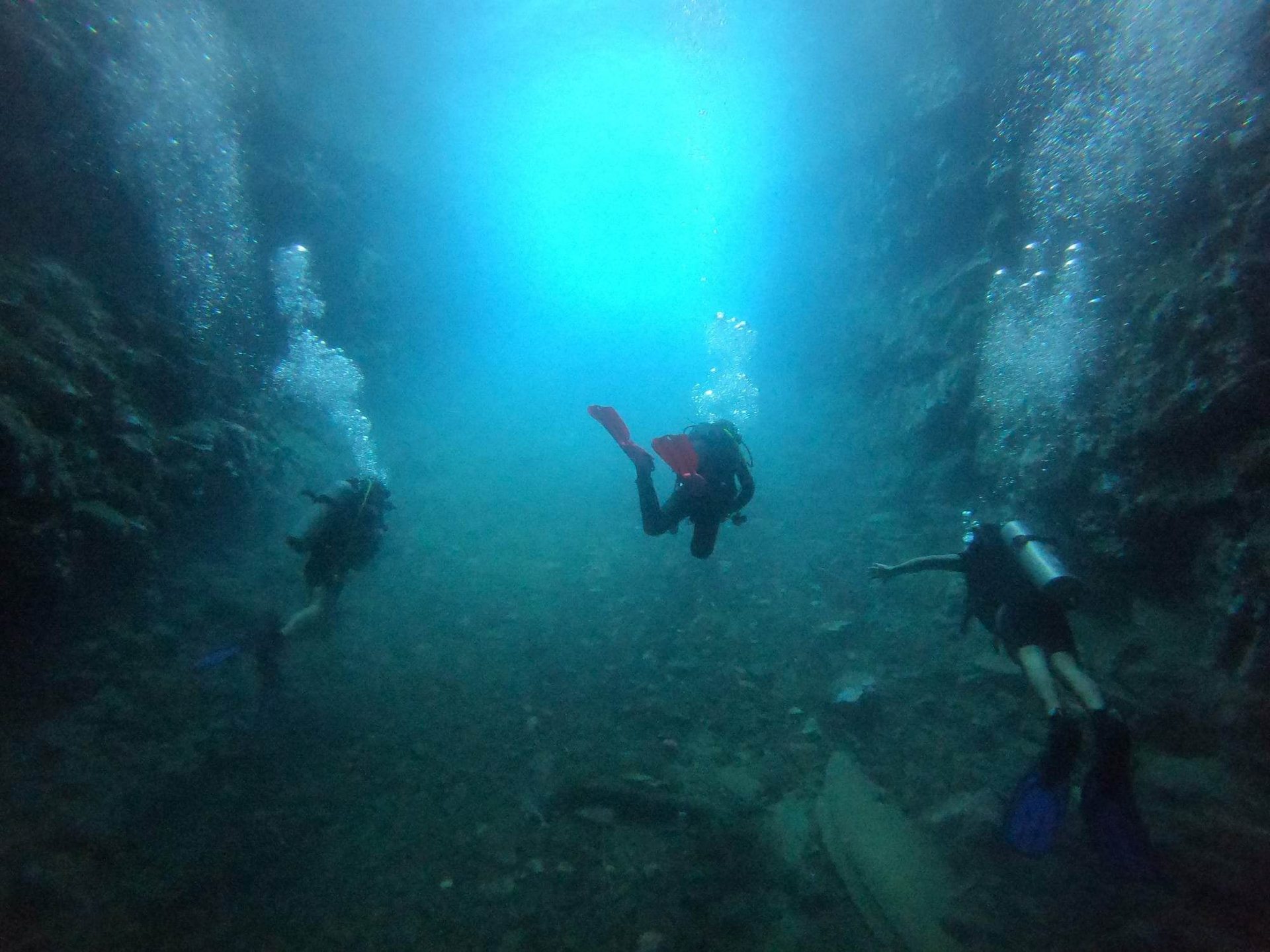 Submarine tunel photo 5