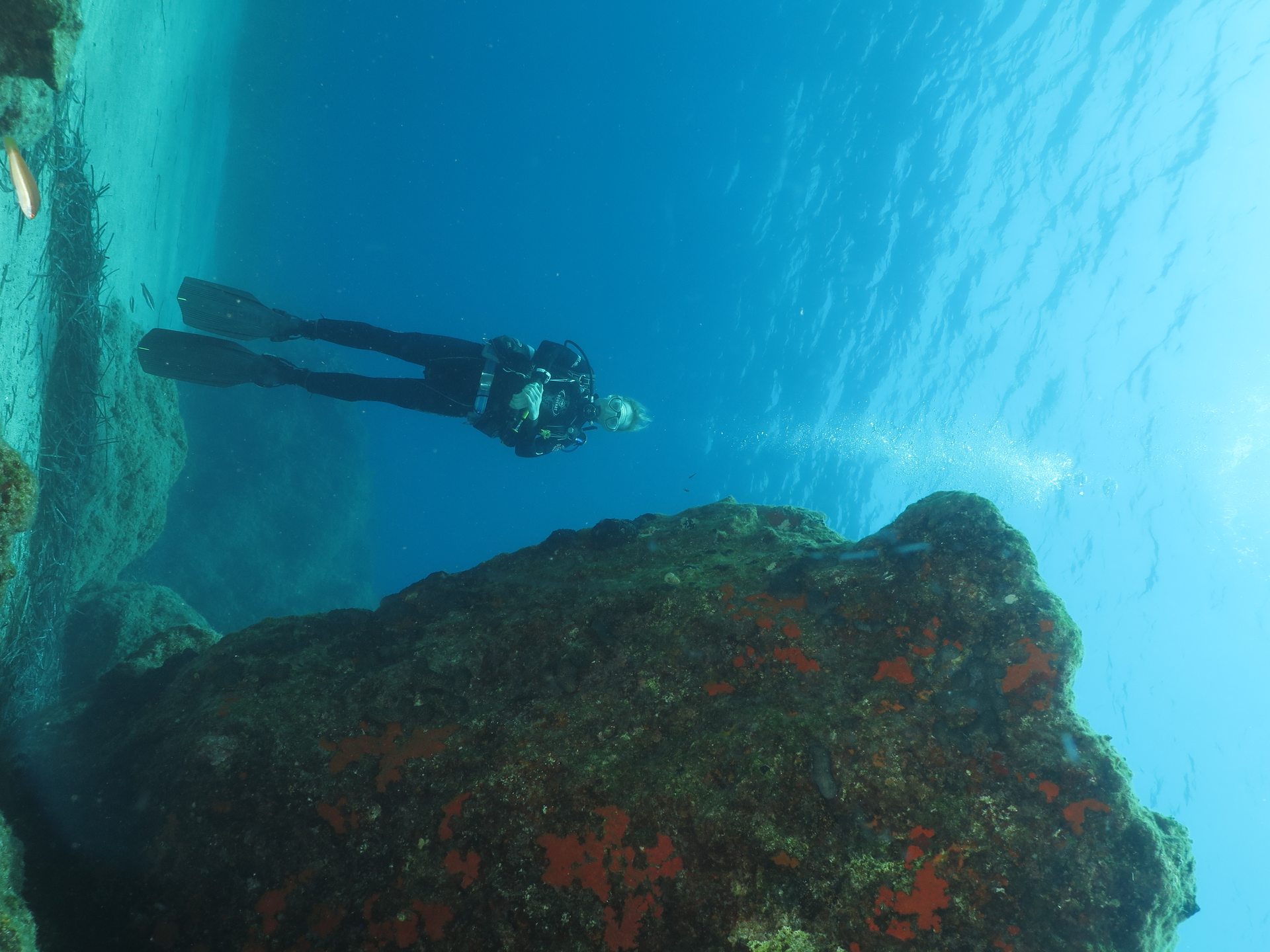 Cave island photo 4