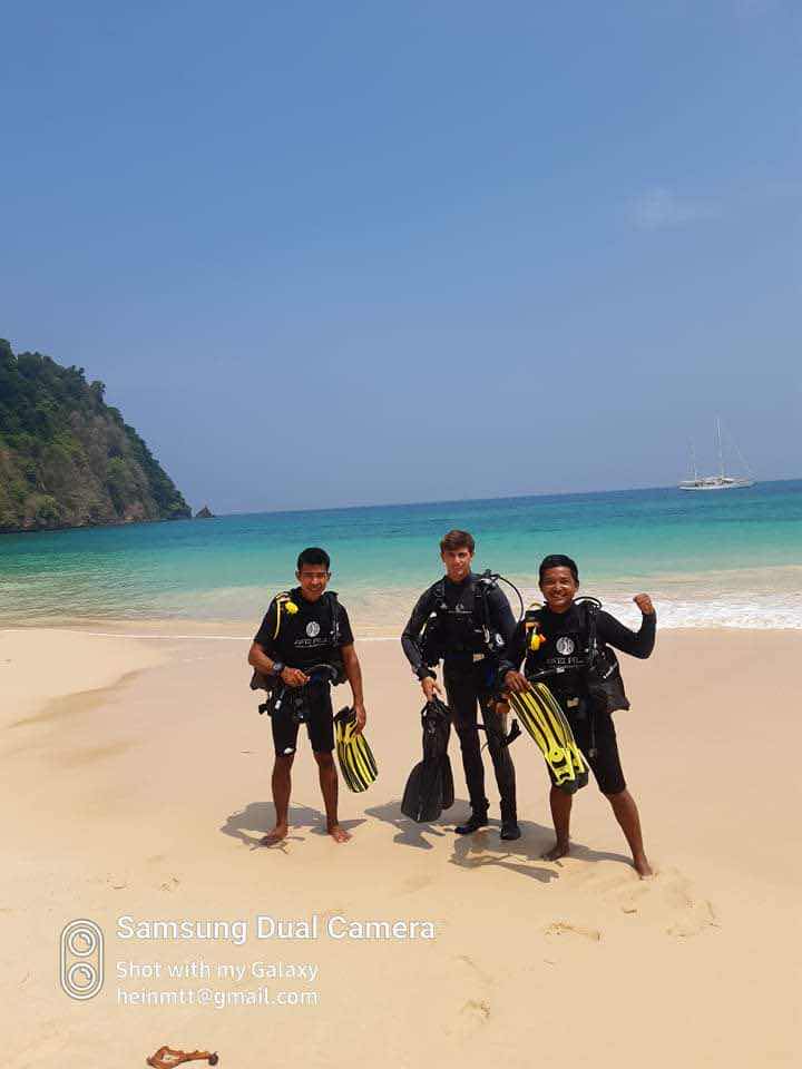 Awei Pila Dive Center photo 1