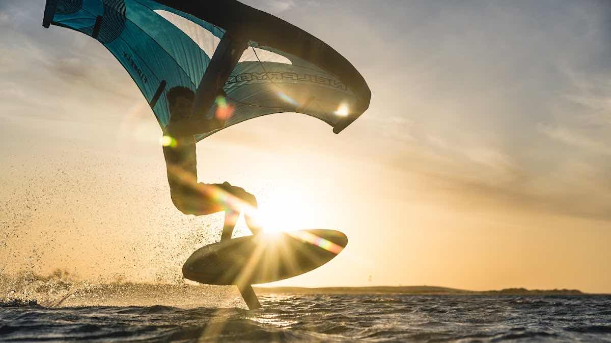 Dive and Kite photo 5