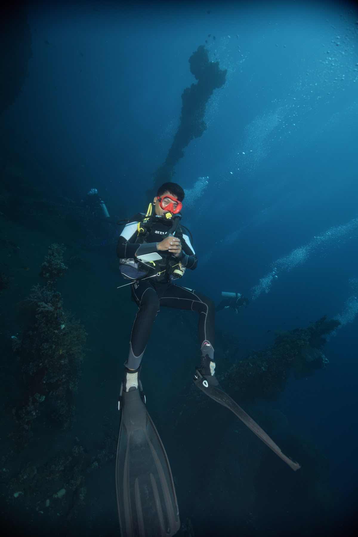 Black Amed Diving - Buceo en español photo 5
