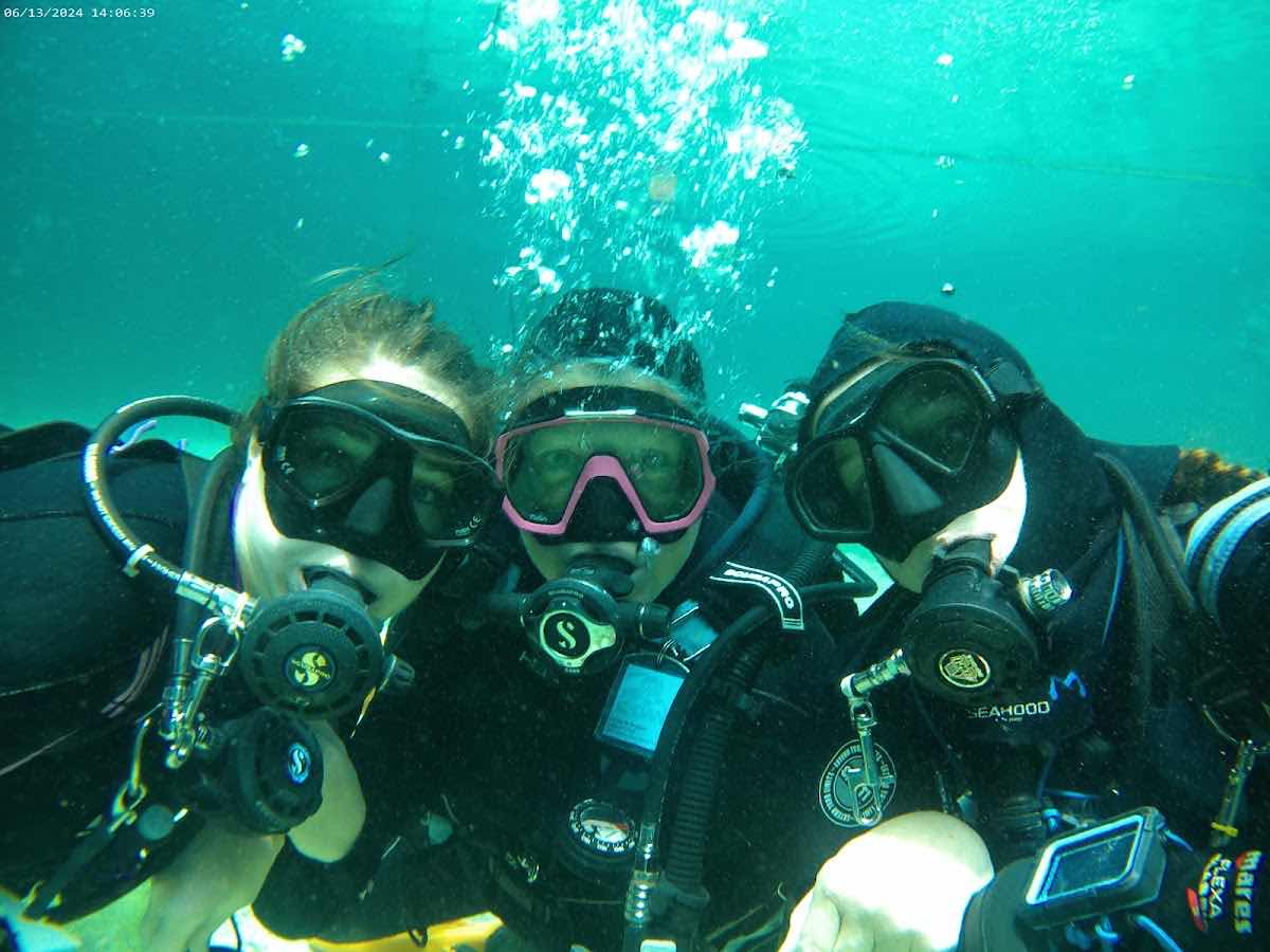 Kris Cros Diving photo 1