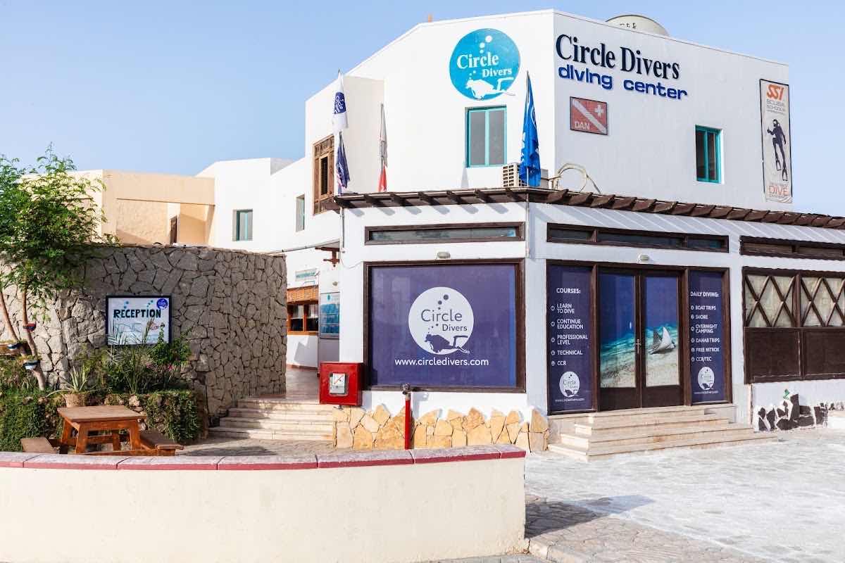 PADI diving instructor Sharm photo 6