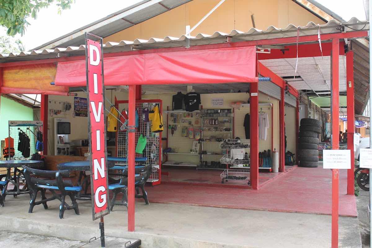 Local Divers Koh Chang - PADI Dive Center photo 8