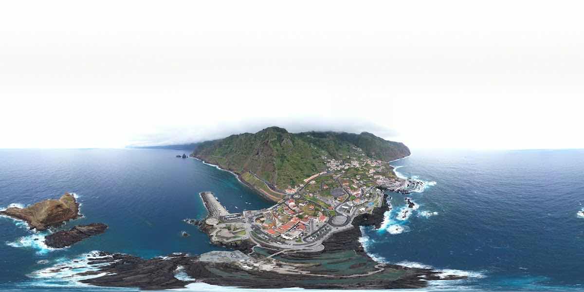 Lava Diving Center - diving in Madeira aquarium photo 5
