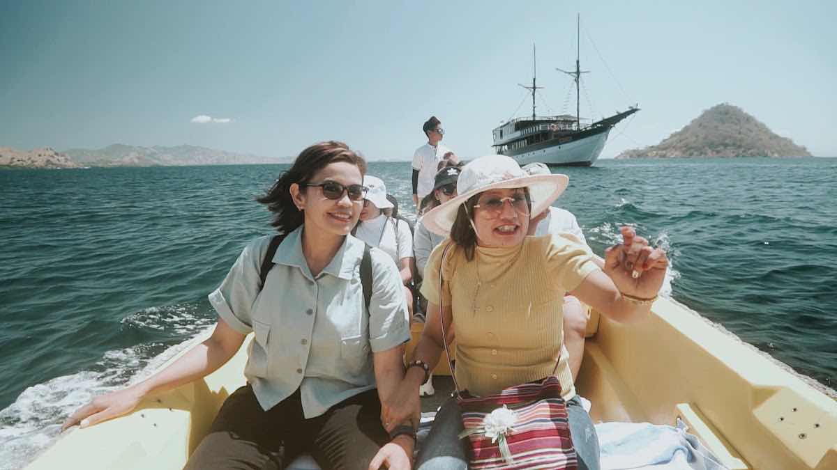Sewa Kapal Labuan Bajo | Paket tour labuan bajo | Open trip Labuan Bajo | Paket wisata Labuan Bajo | LBJ Boat Charter photo 5