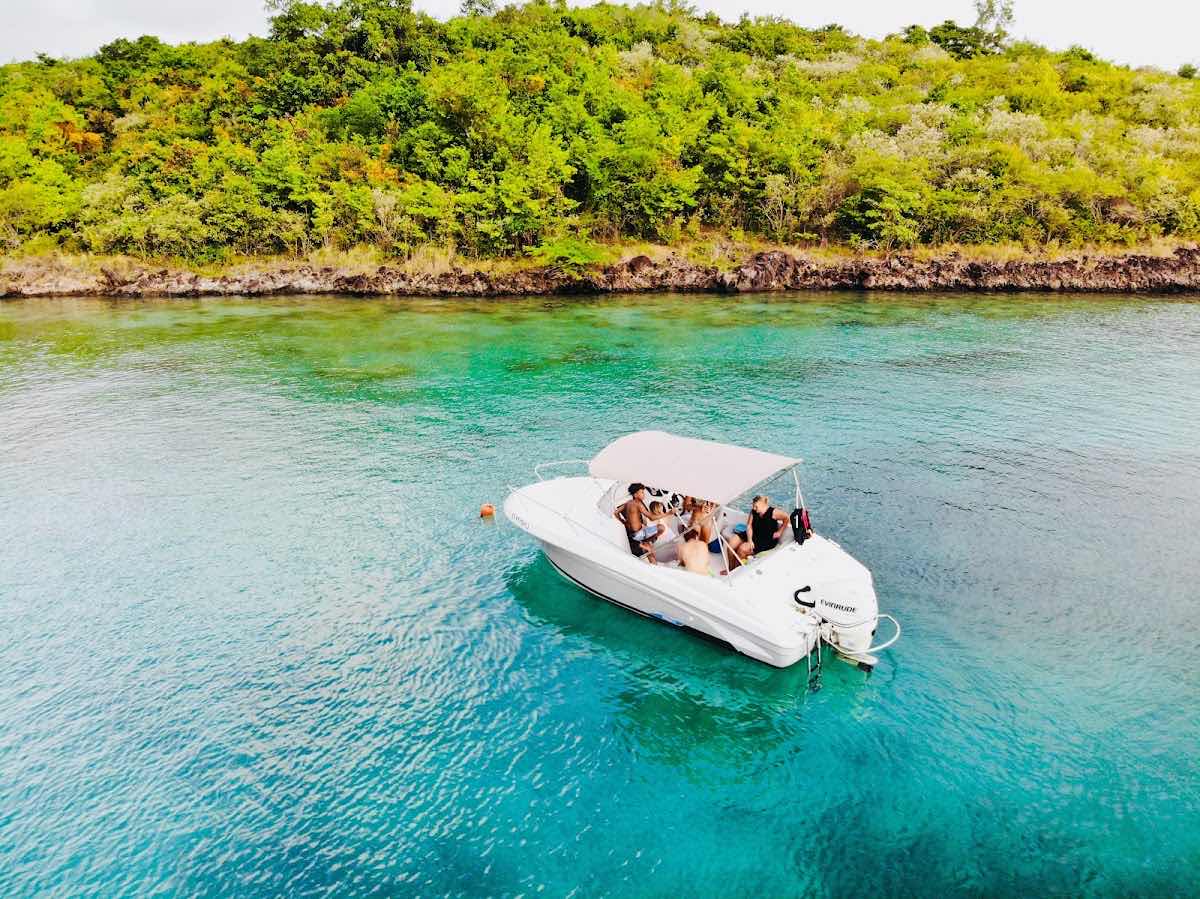 Zone2glisse, Balade en bateau, Bouées tractées, Wakeboard, sud caraïbe Martinique, Bateau-ecole photo 1
