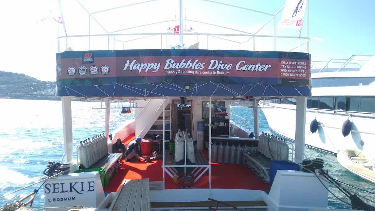 Happy Bubbles Dive Center photo 4