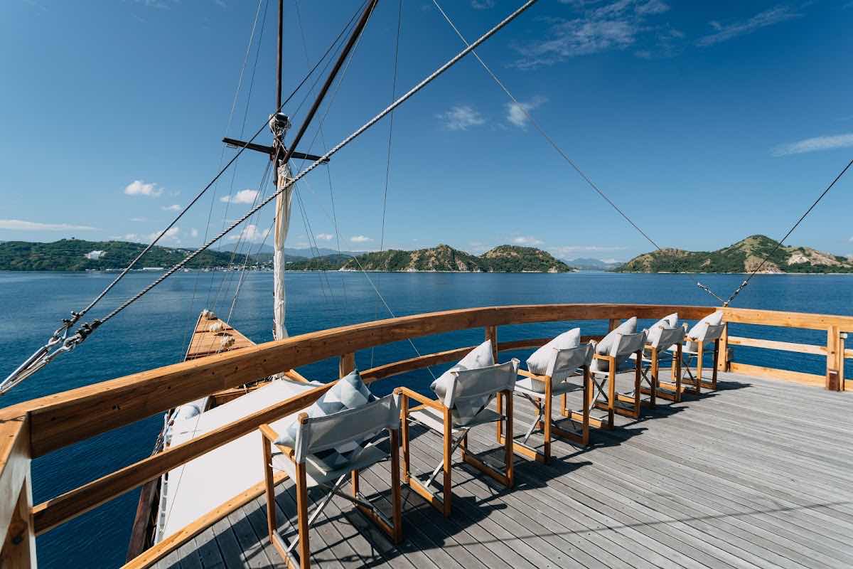 Escape Liveaboard Office photo 2