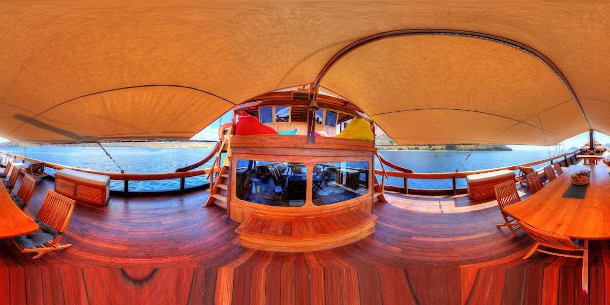 Escape Liveaboard Office photo 3