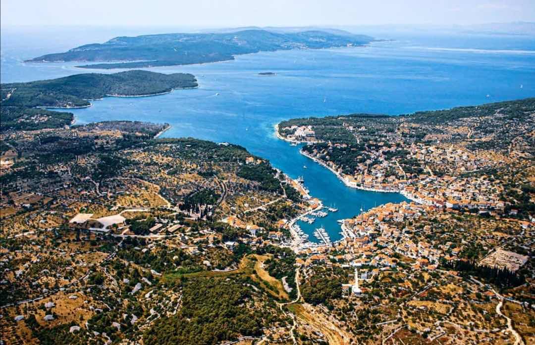 Yacht Sail Training Croatia – RYA Sail & Power (Milna) photo 5