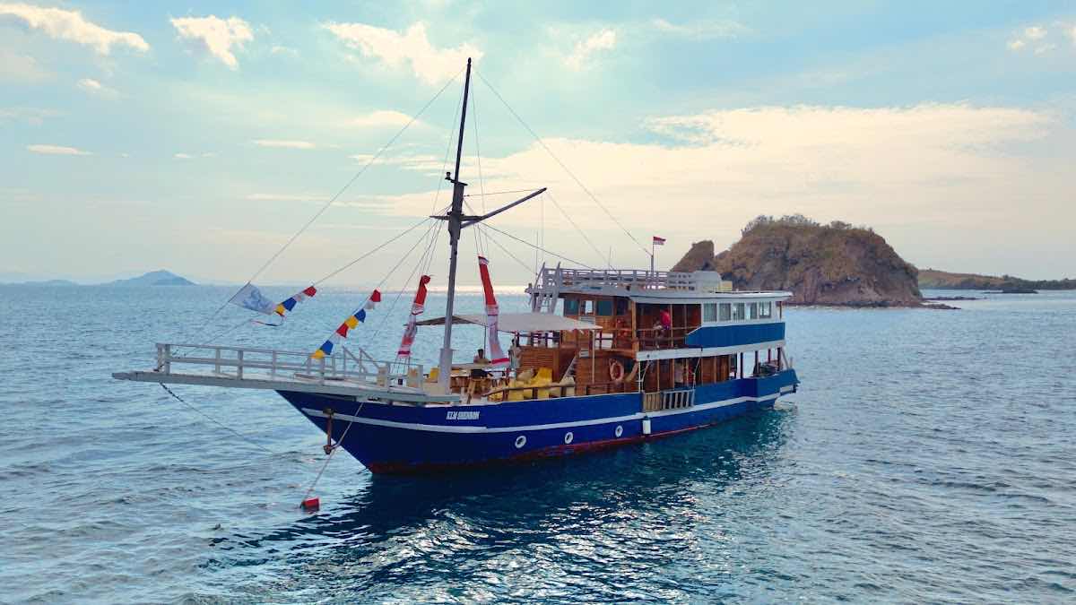Shenron Liveaboard photo 5