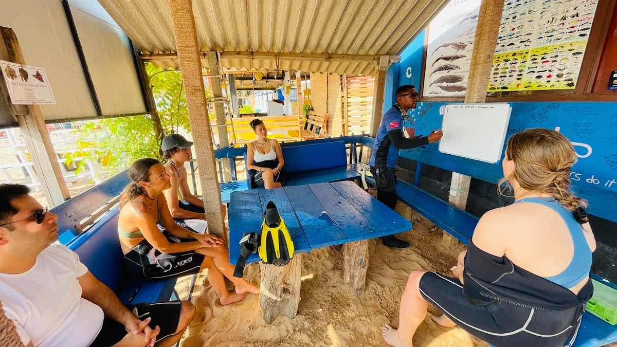 Epic Ocean Adventures PADI 5* IDC DIVE RESORT S-27241 Sri Lanka photo 9