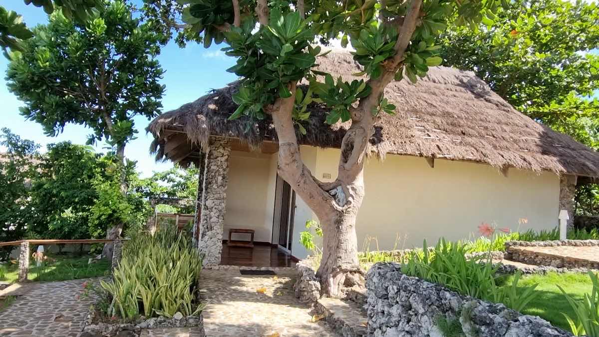 Tepanee Beach Resort photo 4