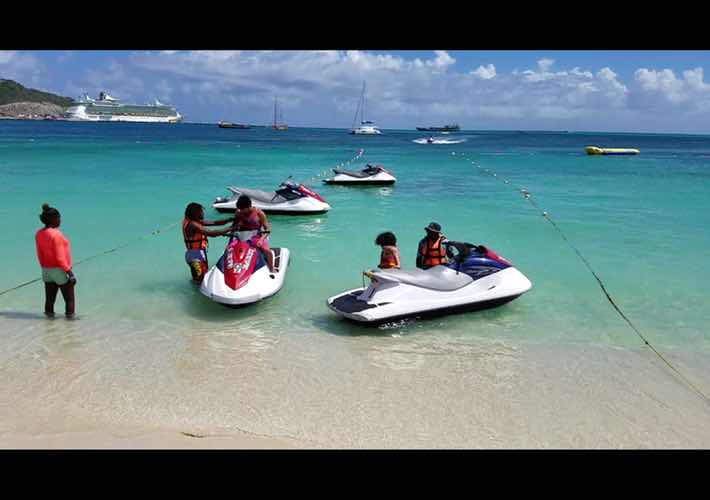 Blue Bubbles Sports & Tours photo 1