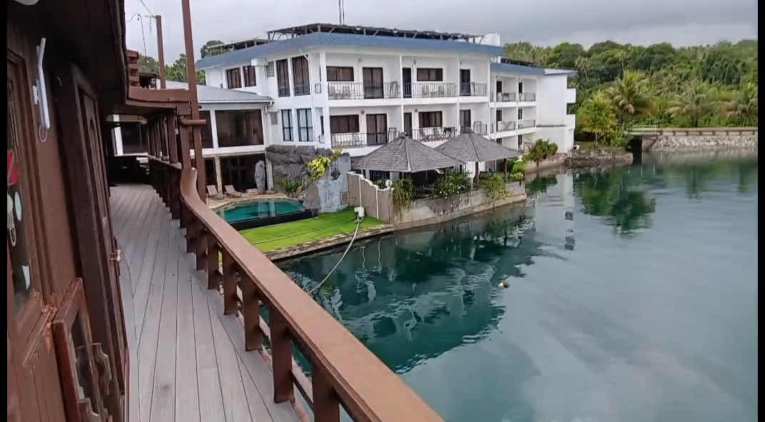 Manta Ray Bay Resort & Yap Divers photo 8